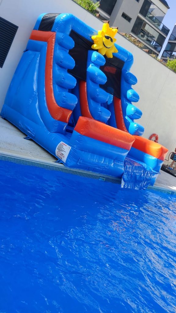 Tobogan Hinchable Acuatico Sol para piscina