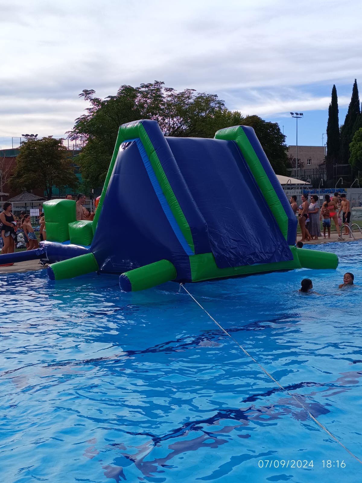 Pasarela Hinchable Acuatico con tobogán